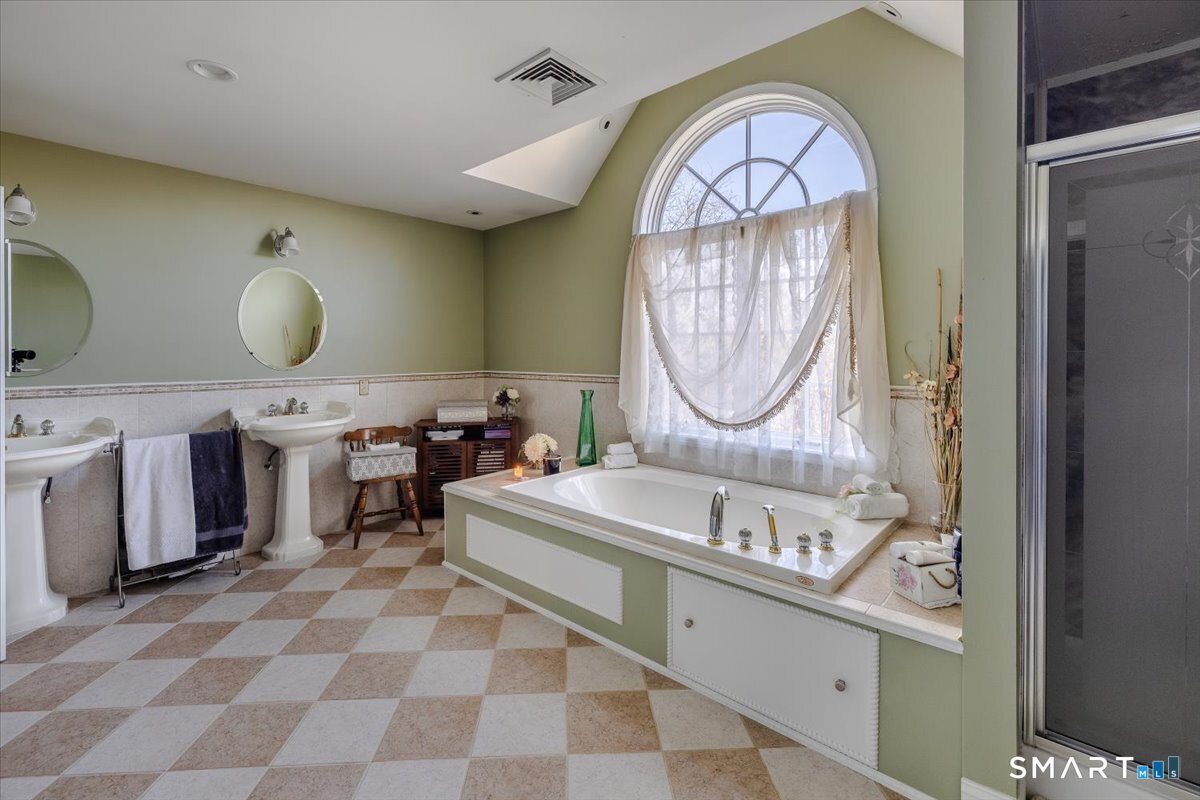 8 Nod Hill Road Oxford, CT 06478 - Photo 25 of 40