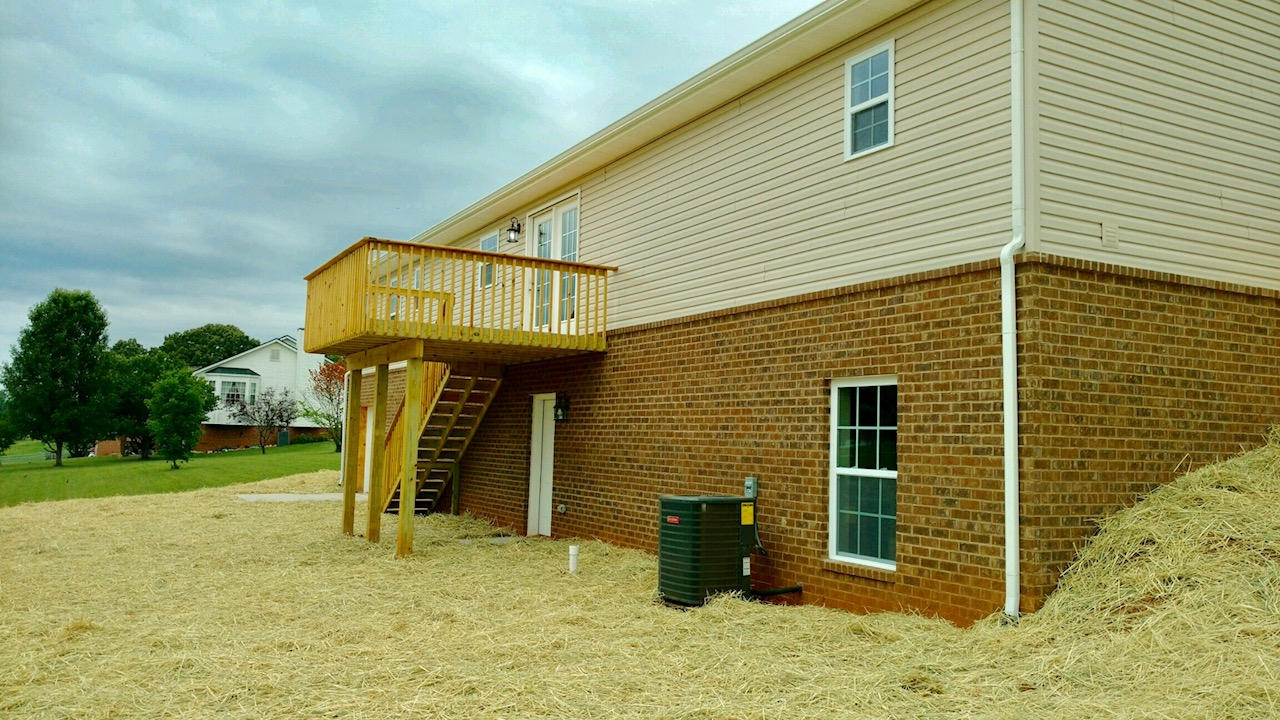 4202 Pea Ridge Road Maryville, TN 37804 - Photo 2 of 10 Rear