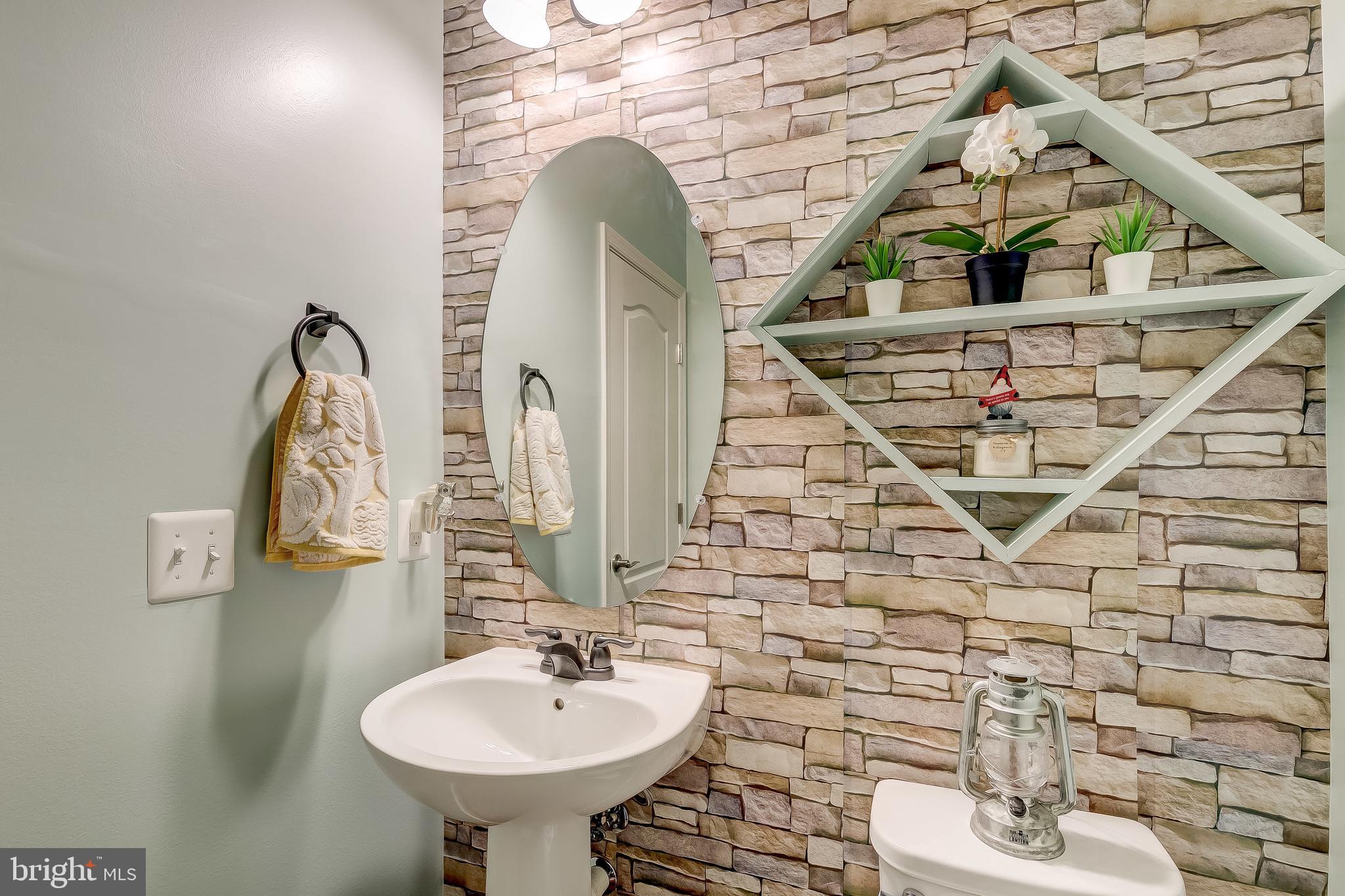 912 Morgan Run Road Baltimore, MD 21220 - Photo 14 of 37 Main Level Powder Room