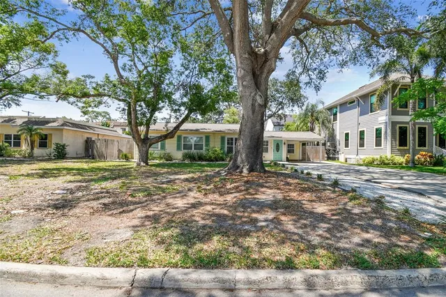 $565,000 | 4417 West El Prado Boulevard, Tampa, FL 33629