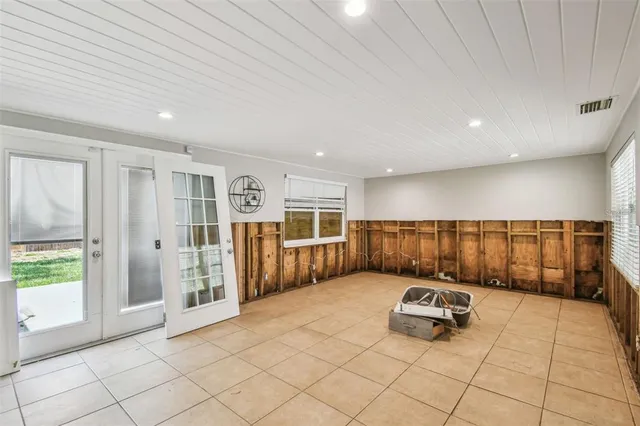 $565,000 | 4417 West El Prado Boulevard, Tampa, FL 33629