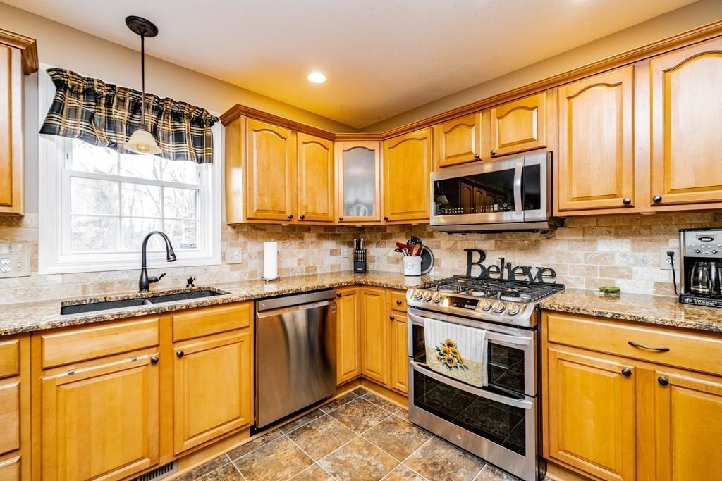 23 Delaware Avenue Springfield, MA 01119 - Photo 14 of 42