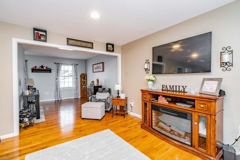 23 Delaware Avenue Springfield, MA 01119 - Photo 3 of 42