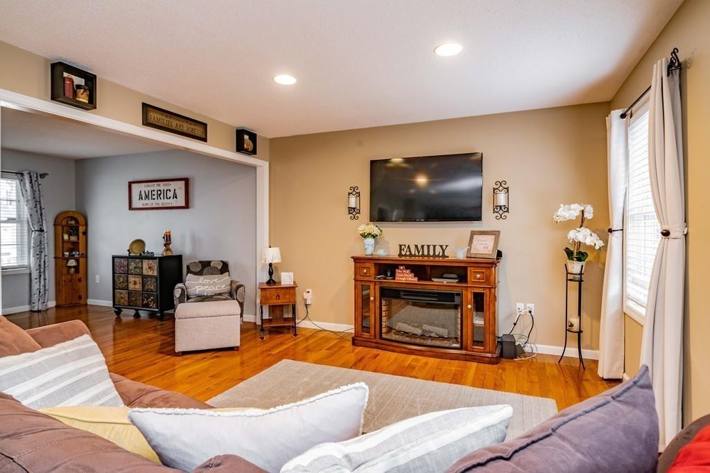 23 Delaware Avenue Springfield, MA 01119 - Photo 6 of 42