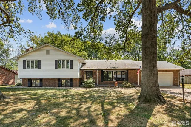 $285,000 | 1307 Kim Drive, O'Fallon, IL 62269