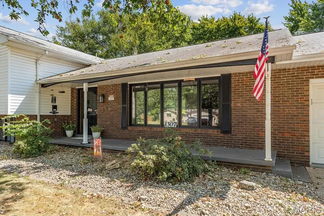 $285,000 | 1307 Kim Drive, O'Fallon, IL 62269