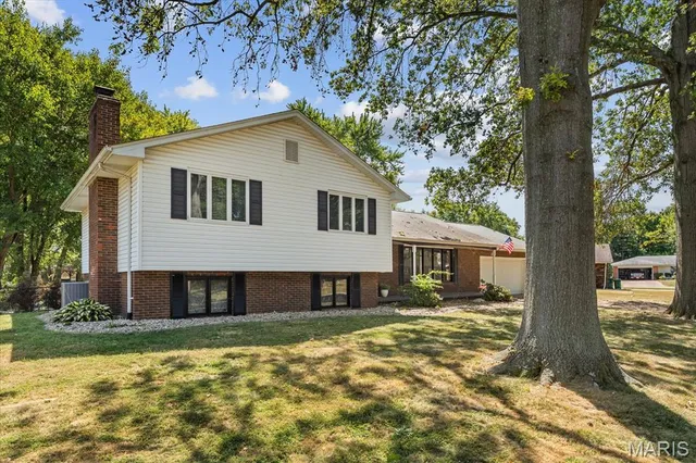 $285,000 | 1307 Kim Drive, O'Fallon, IL 62269