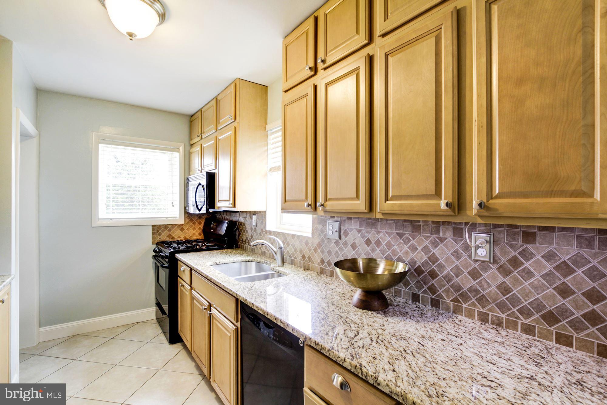 2521 Wendover Road Baltimore, MD 21234 - Photo 4 of 27