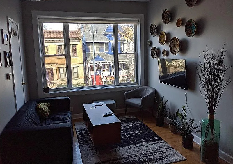 4363 North Lincoln Avenue Chicago, IL 60618 - Photo 19 of 34 a living room with furniture and a potted plant
