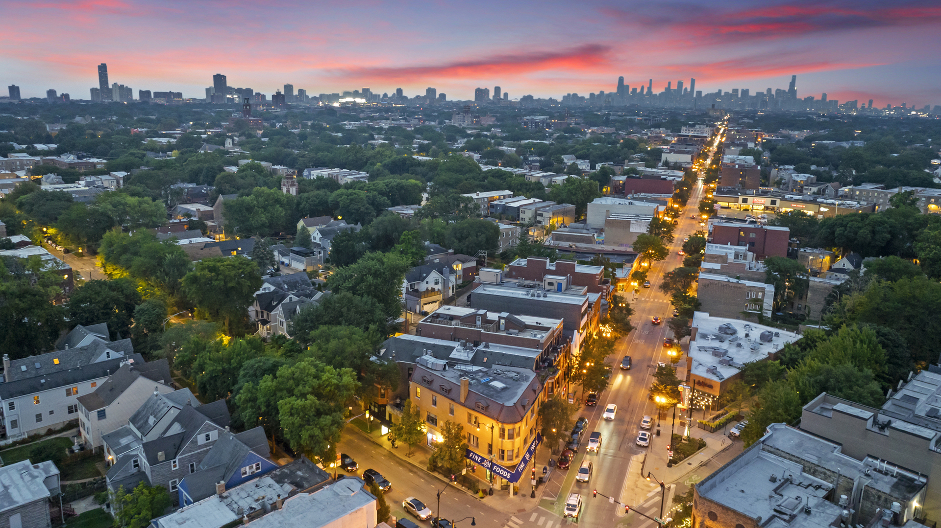 4363 North Lincoln Avenue Chicago, IL 60618 - Photo 3 of 34 a view of a city
