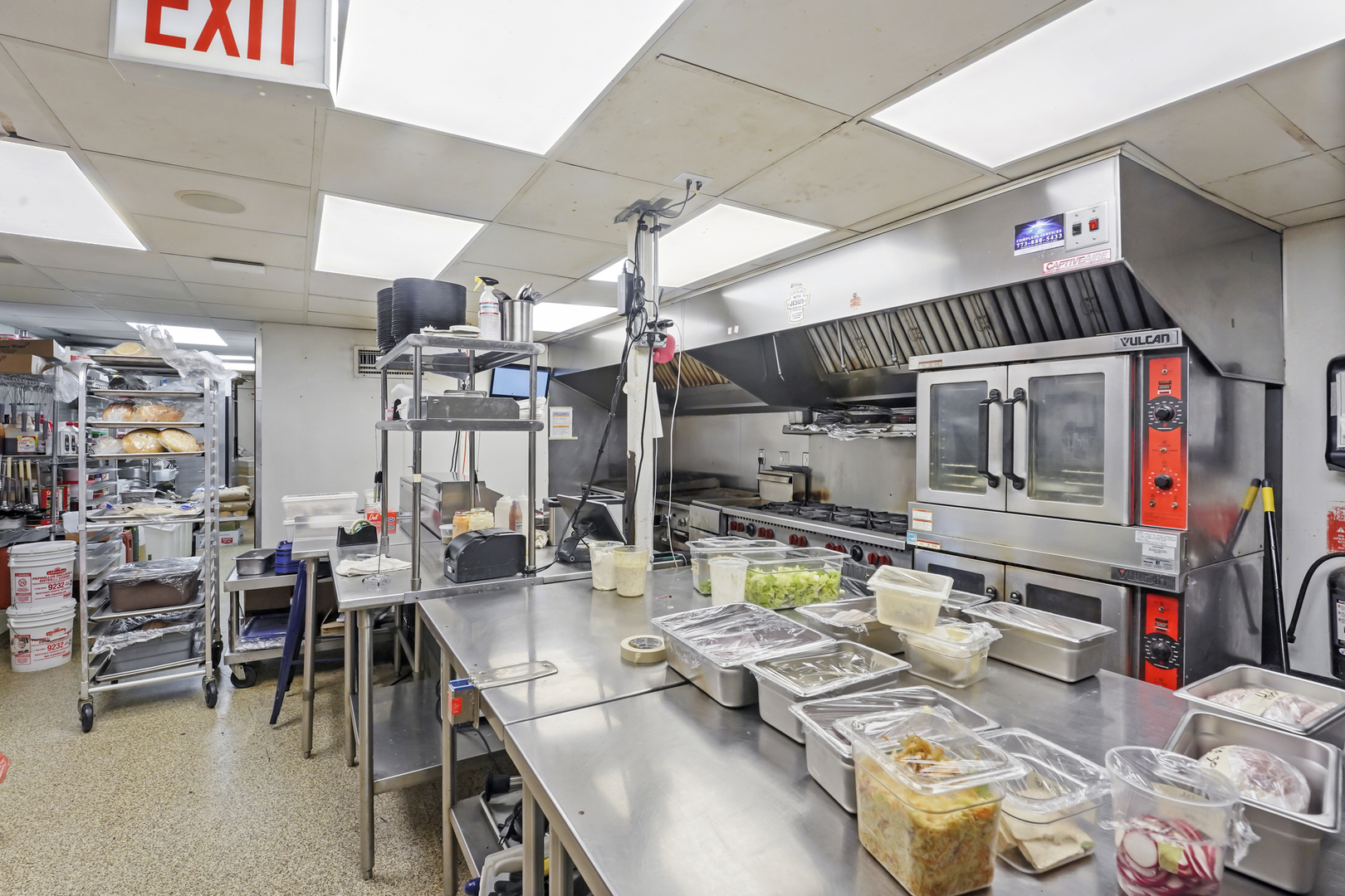 4363 North Lincoln Avenue Chicago, IL 60618 - Photo 8 of 34 a outdoor space with lots of furniture and clutter