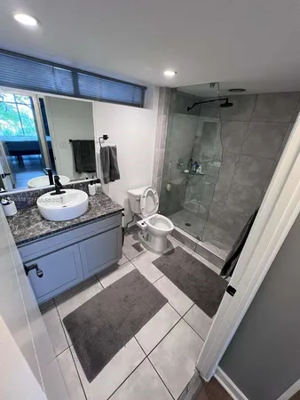 $2,300 | Legion Park, Miami, FL 33138