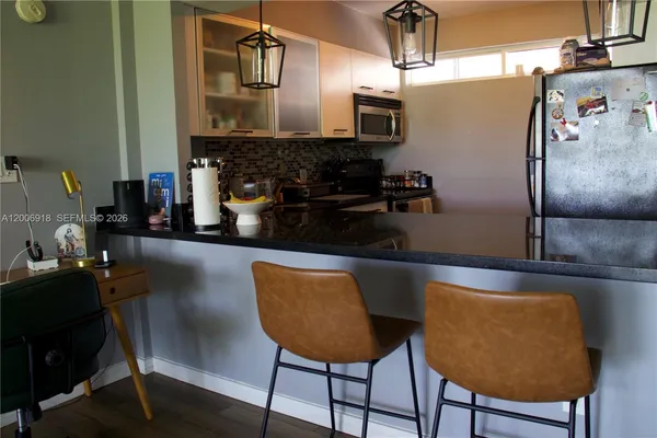 $2,300 | Legion Park, Miami, FL 33138