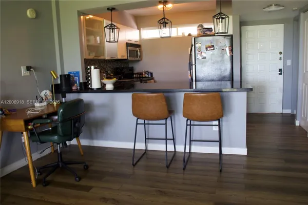 $2,300 | Legion Park, Miami, FL 33138