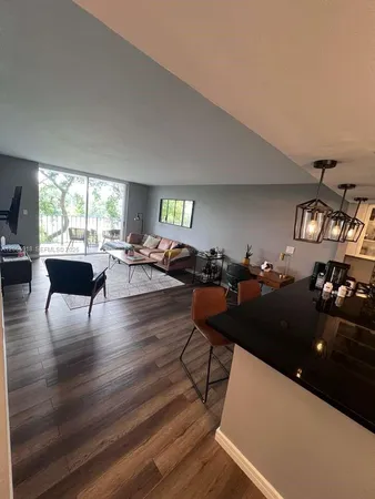 $2,300 | Legion Park, Miami, FL 33138