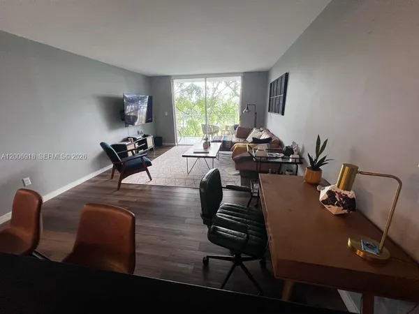 $2,300 | Legion Park, Miami, FL 33138