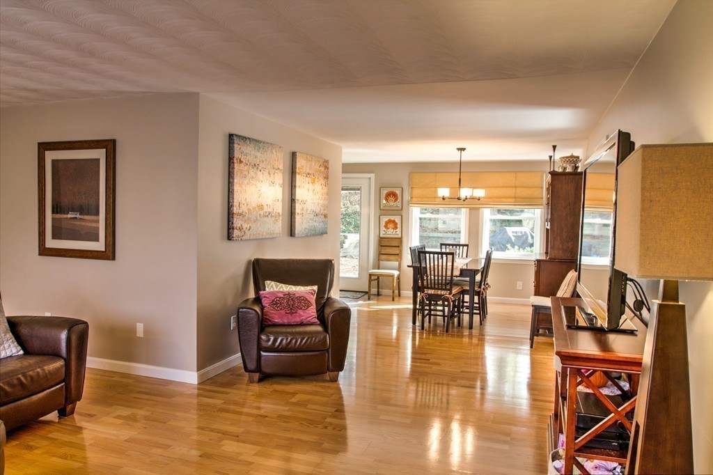88 Concord Road Chelmsford, MA 01824 - Photo 6 of 26 Gallery Image 6