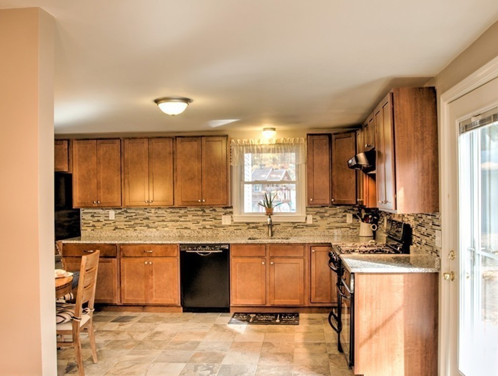 88 Concord Road Chelmsford, MA 01824 - Photo 9 of 26 Gallery Image 9