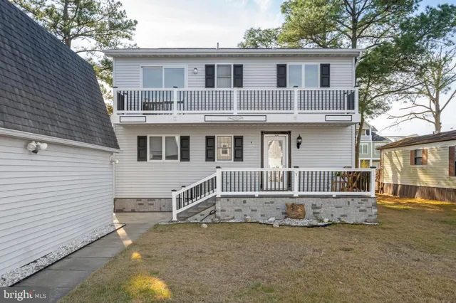 $899,000 | 38225 Piney Point Road, Ocean View, DE 19970
