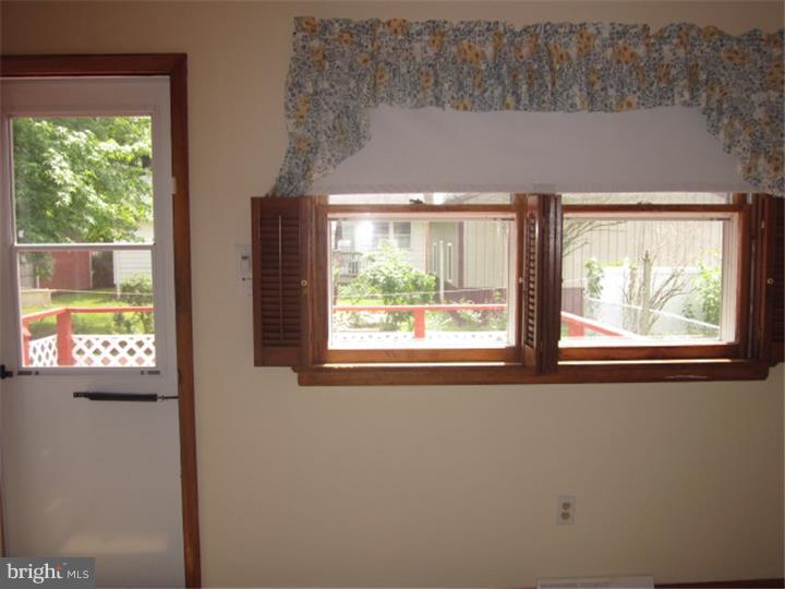 135 Nottingham Road Pennsville, NJ 08070 - Photo 4 of 21