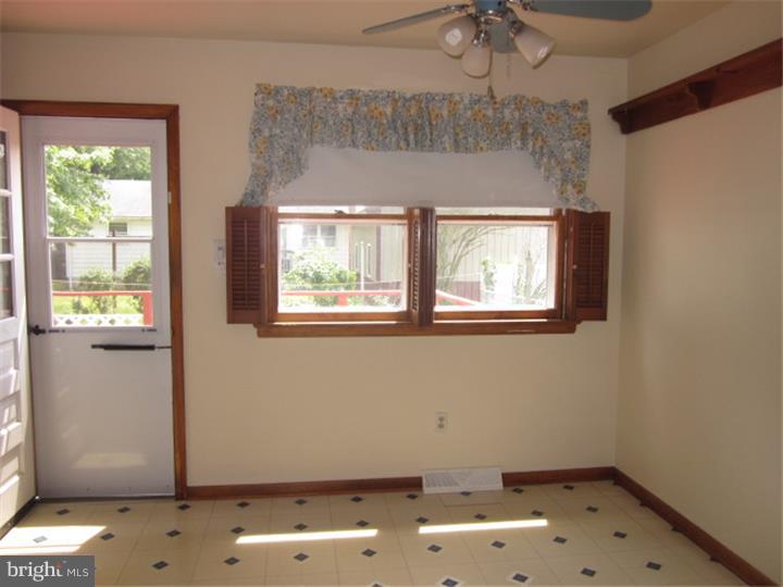 135 Nottingham Road Pennsville, NJ 08070 - Photo 5 of 21