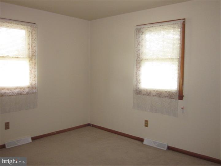 135 Nottingham Road Pennsville, NJ 08070 - Photo 8 of 21