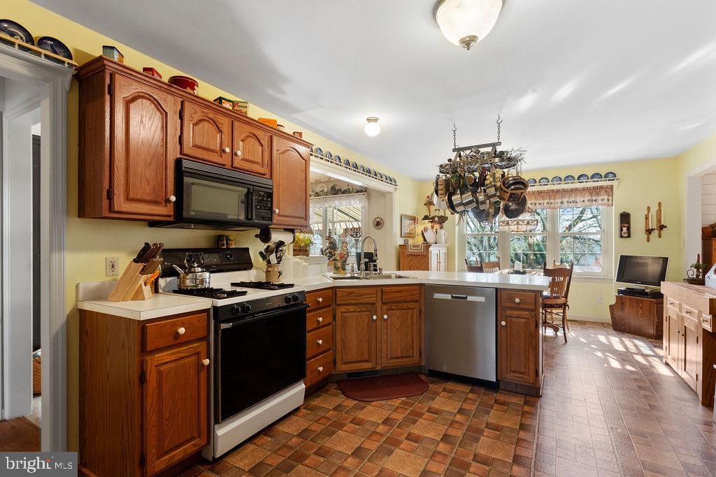 150 Manor Road Red Lion, PA 17356 - Photo 11 of 42 Gallery Image 11