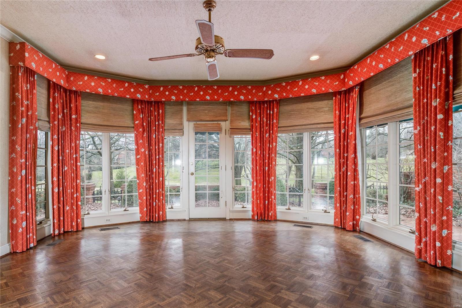 6 Woodbridge Manor Road St. Louis, MO 63141 - Photo 14 of 59 Gallery Image 14
