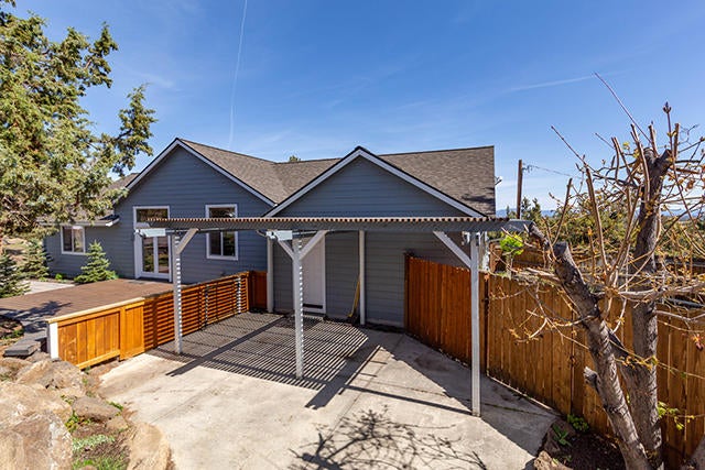 21175 Southwest Gift Road Bend, OR 97703 - Photo 19 of 26 Image18_Patio