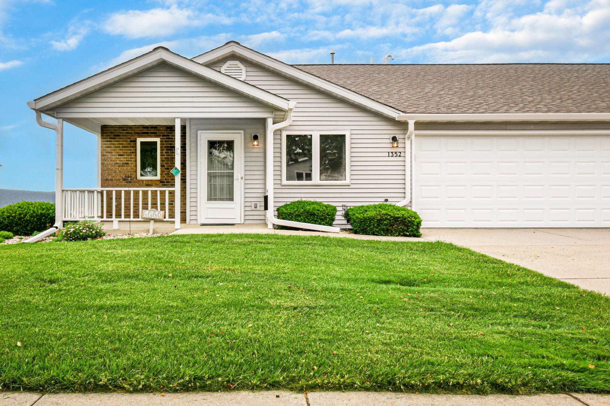 1352 15th Street Baraboo, WI 53913 - Photo 1 of 38