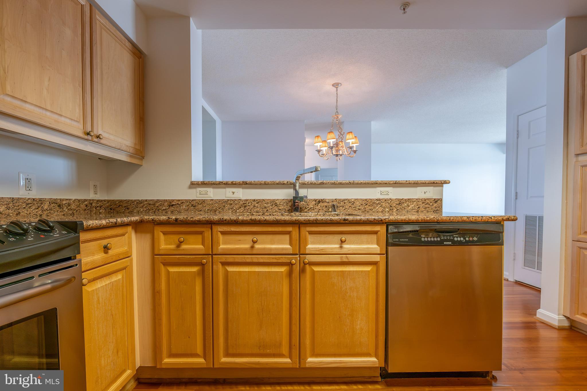 19355 Cypress Ridge Terrace, Unit 708 Leesburg, VA 20176 - Photo 24 of 36