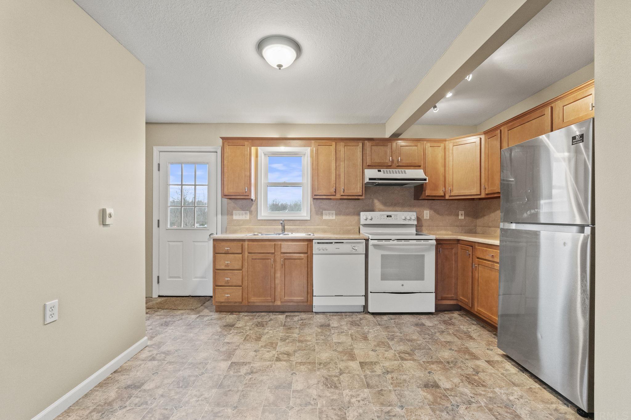 3007 North Salem Road Decatur, IN 46733 - Photo 10 of 31