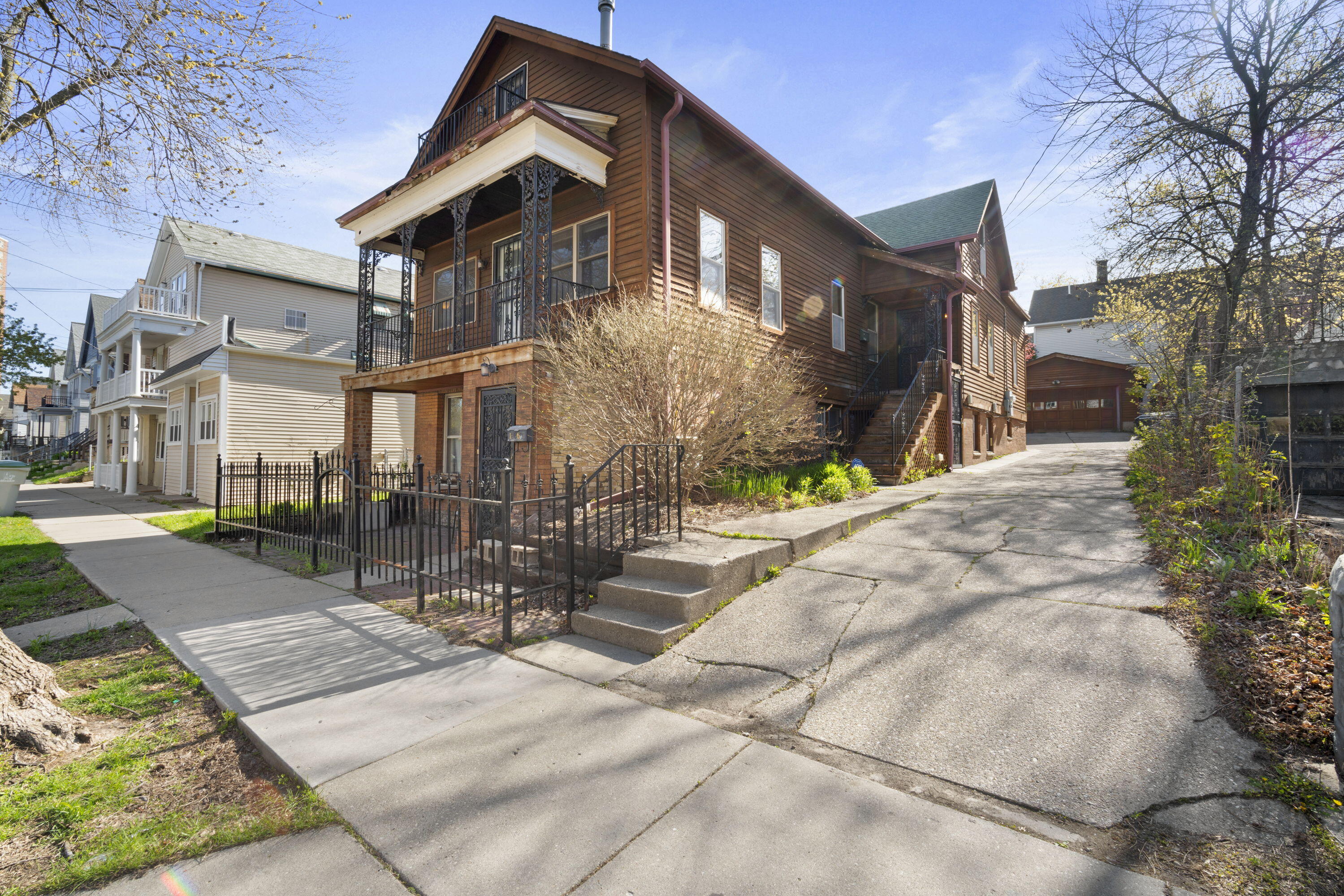 1806 North Arlington Pl