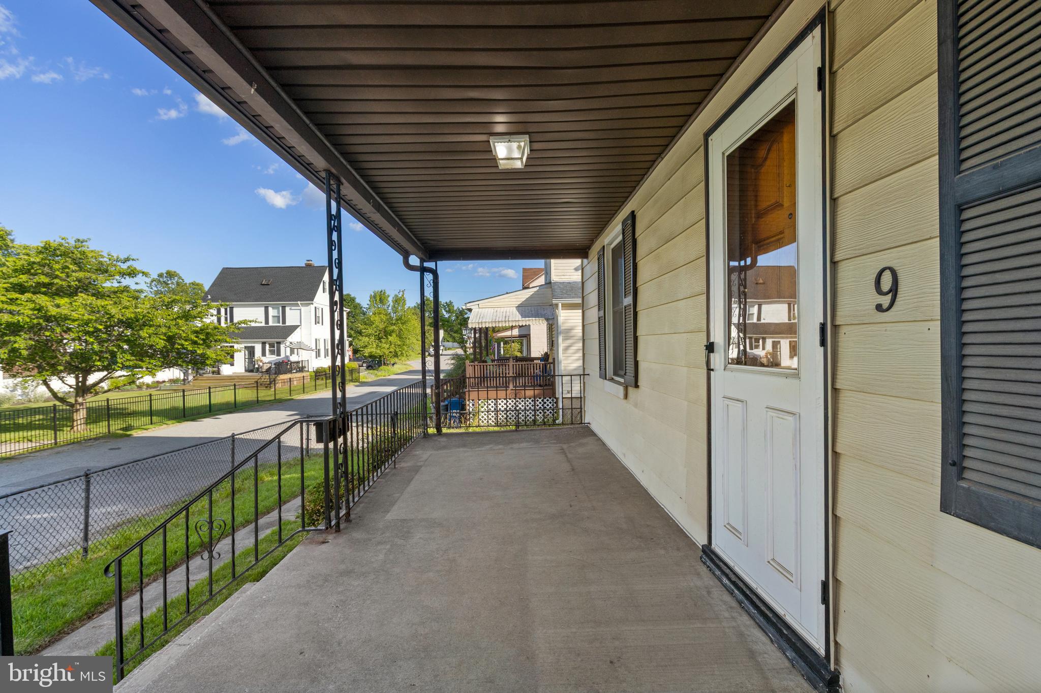 9 Rognel Avenue Baltimore, MD 21228 - Photo 4 of 47