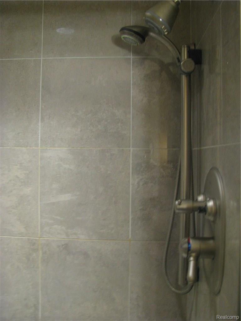 517 Tennyson Rochester, MI 48307 - Photo 28 of 54 1980-01-01 00.13