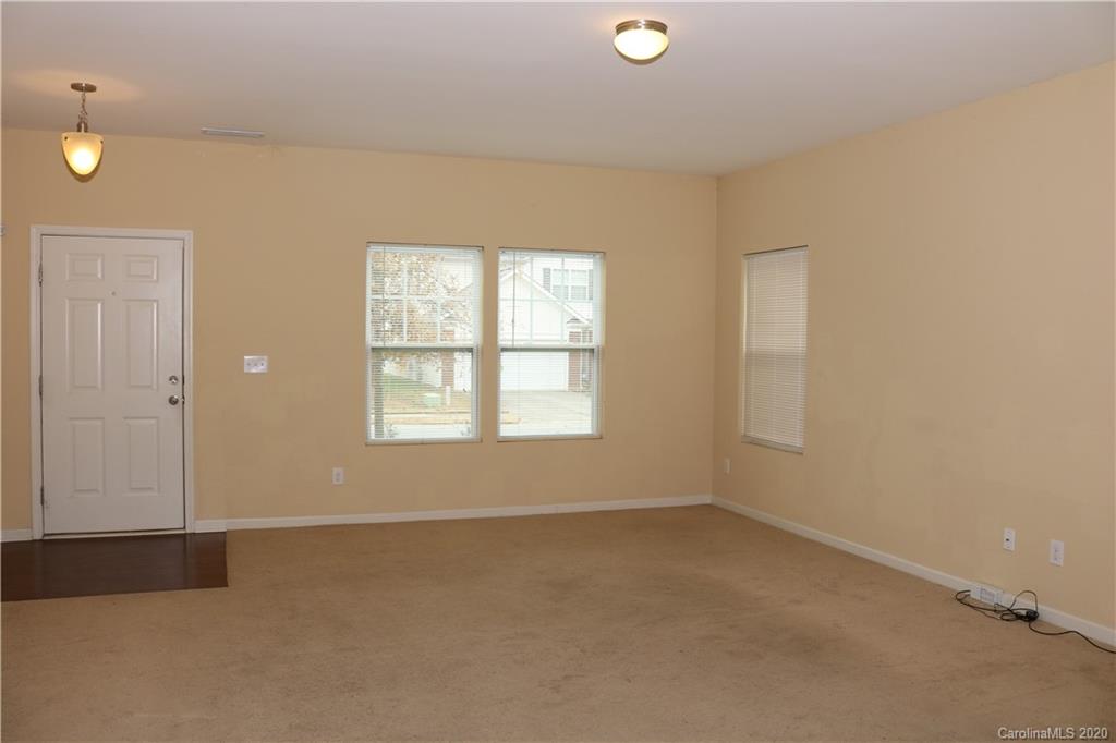 523 Rook Road Charlotte, NC 28216 - Photo 2 of 33