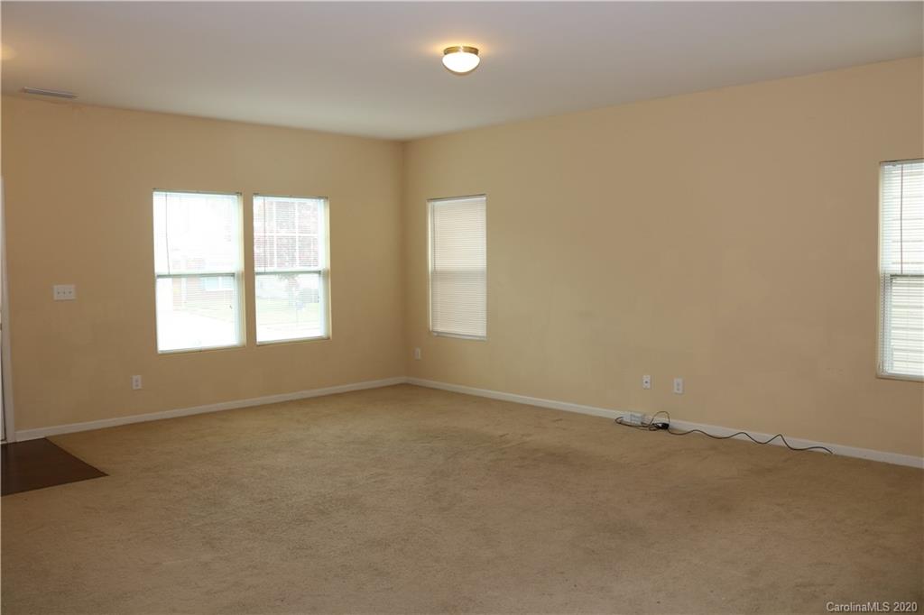523 Rook Road Charlotte, NC 28216 - Photo 3 of 33