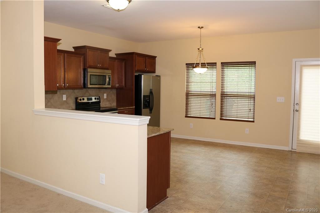 523 Rook Road Charlotte, NC 28216 - Photo 5 of 33