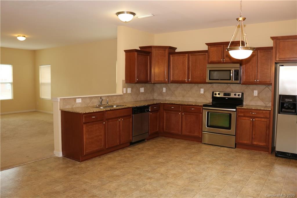 523 Rook Road Charlotte, NC 28216 - Photo 8 of 33