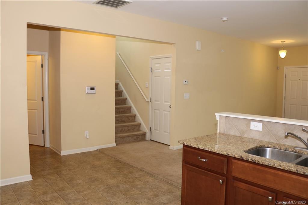 523 Rook Road Charlotte, NC 28216 - Photo 10 of 33