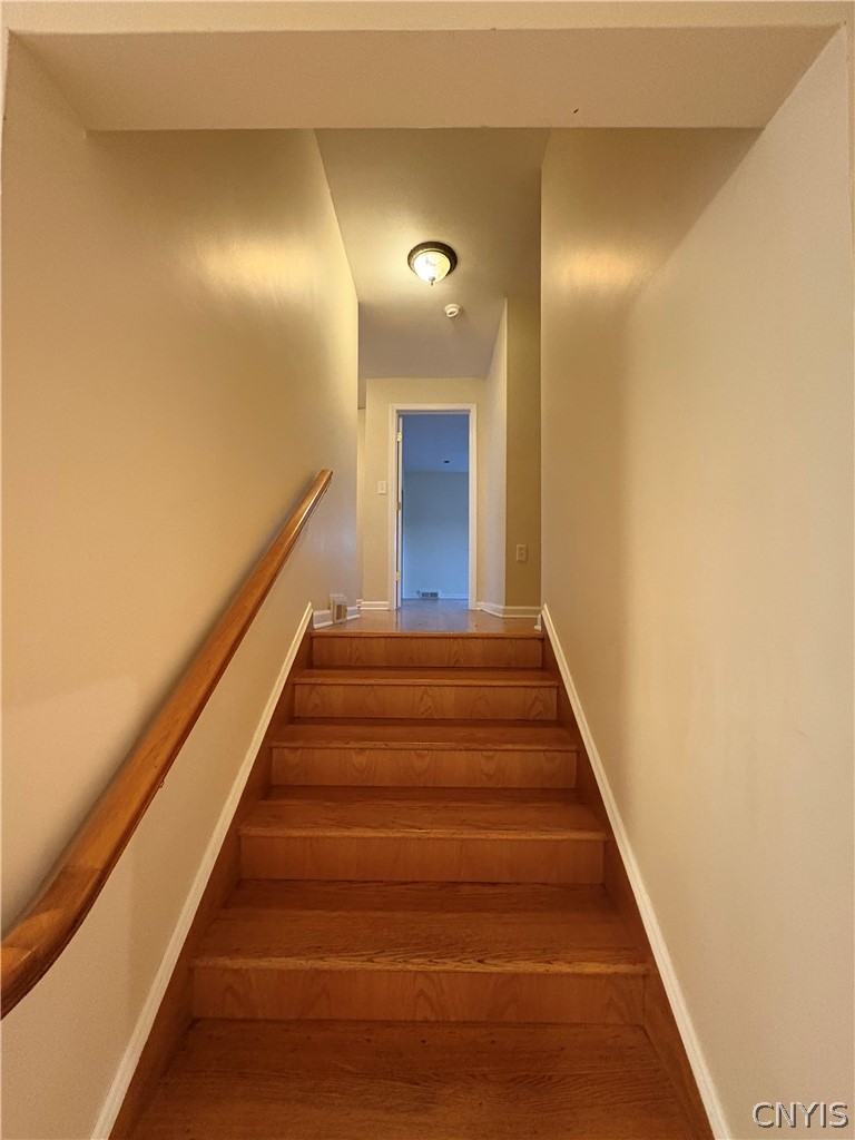 215 Locksley Road Syracuse, NY 13224 - Photo 10 of 25 Gallery Image 10