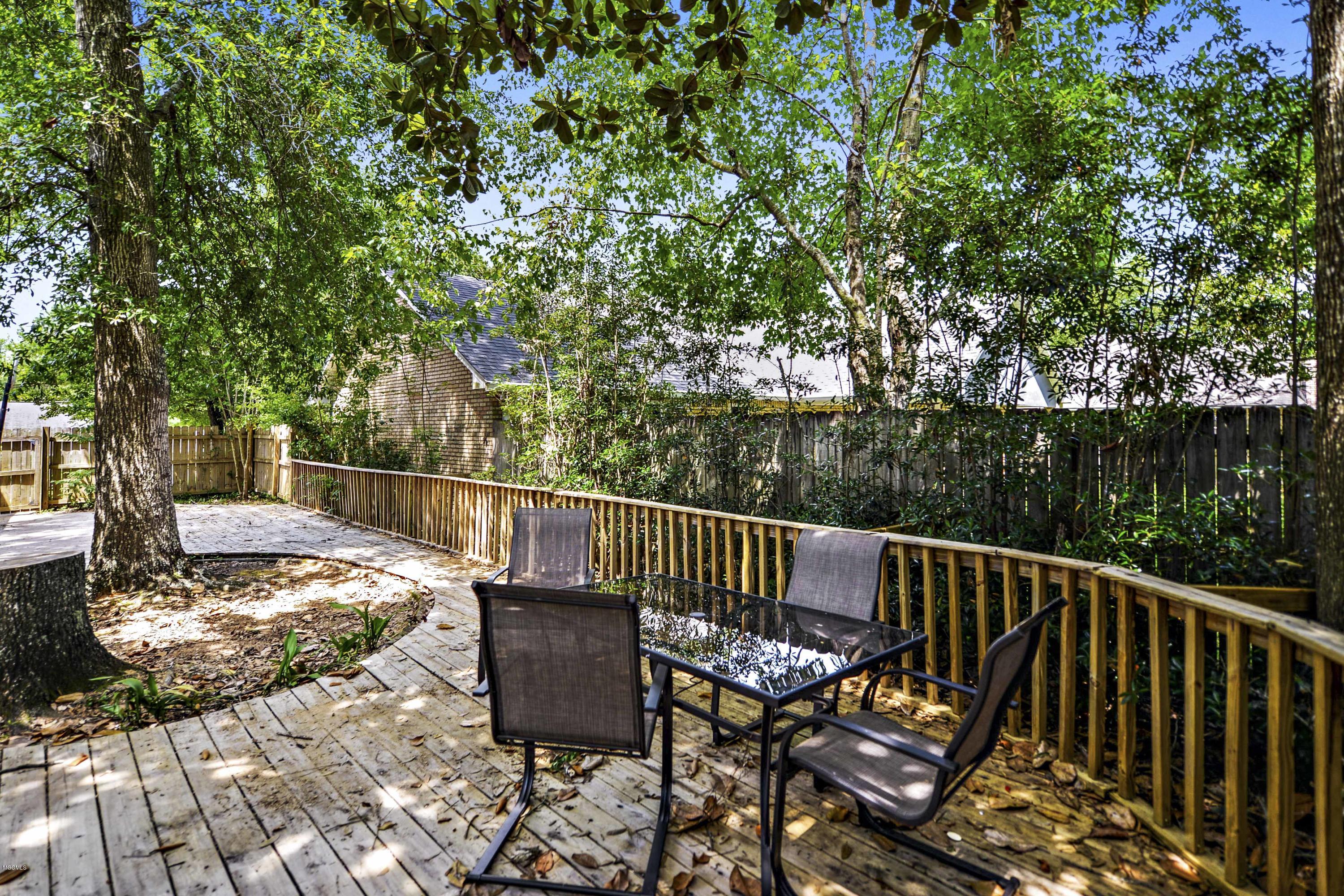 955 Bluff Ridge Biloxi, MS 39532 - Photo 19 of 21 019