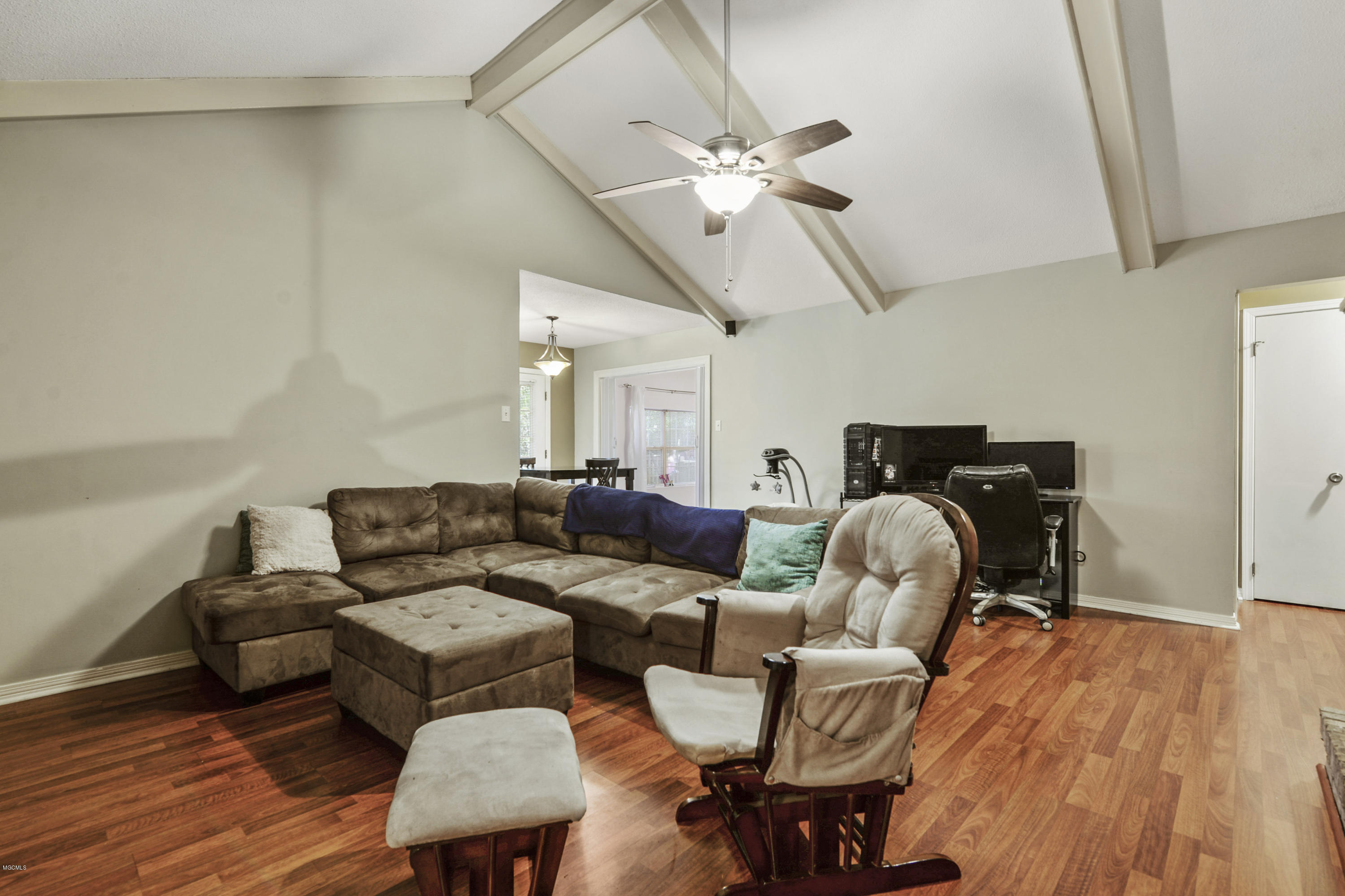 955 Bluff Ridge Biloxi, MS 39532 - Photo 5 of 21 005