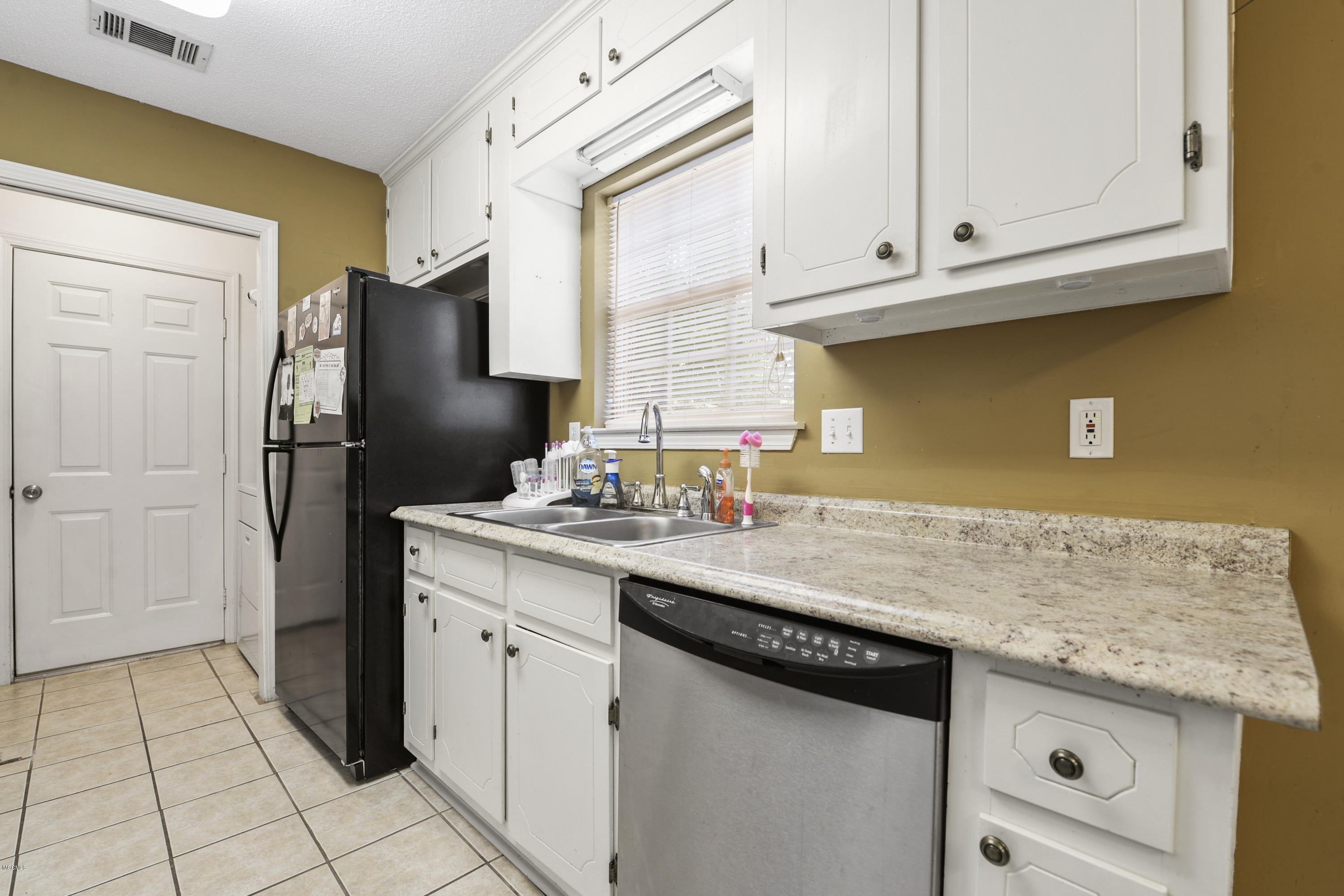955 Bluff Ridge Biloxi, MS 39532 - Photo 7 of 21 007