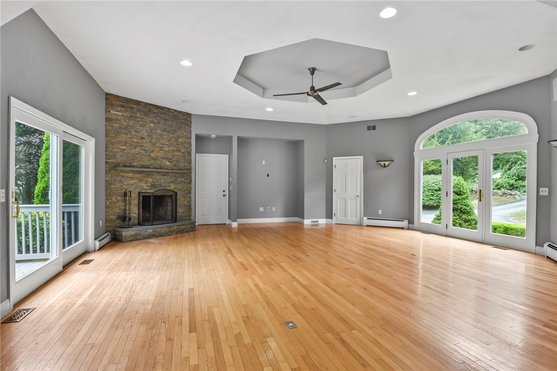 2360 Middle Road East Greenwich, RI 02818 - Photo 23 of 43