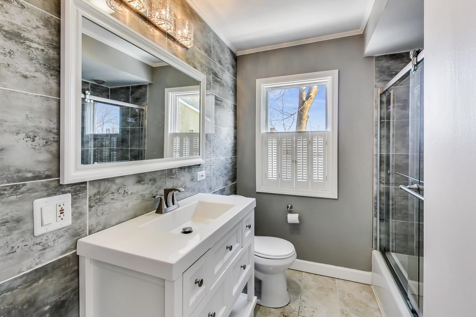 2105 Rand Road Des Plaines, IL 60016 - Photo 25 of 45 Gallery Image 25