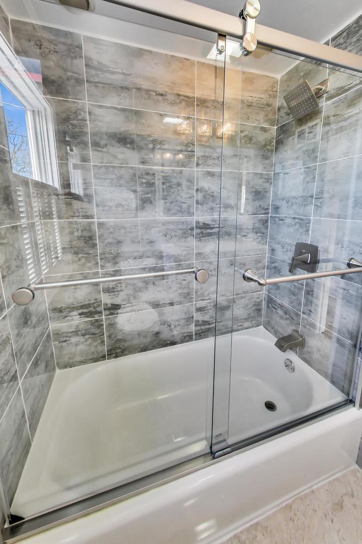 2105 Rand Road Des Plaines, IL 60016 - Photo 27 of 45 Gallery Image 27