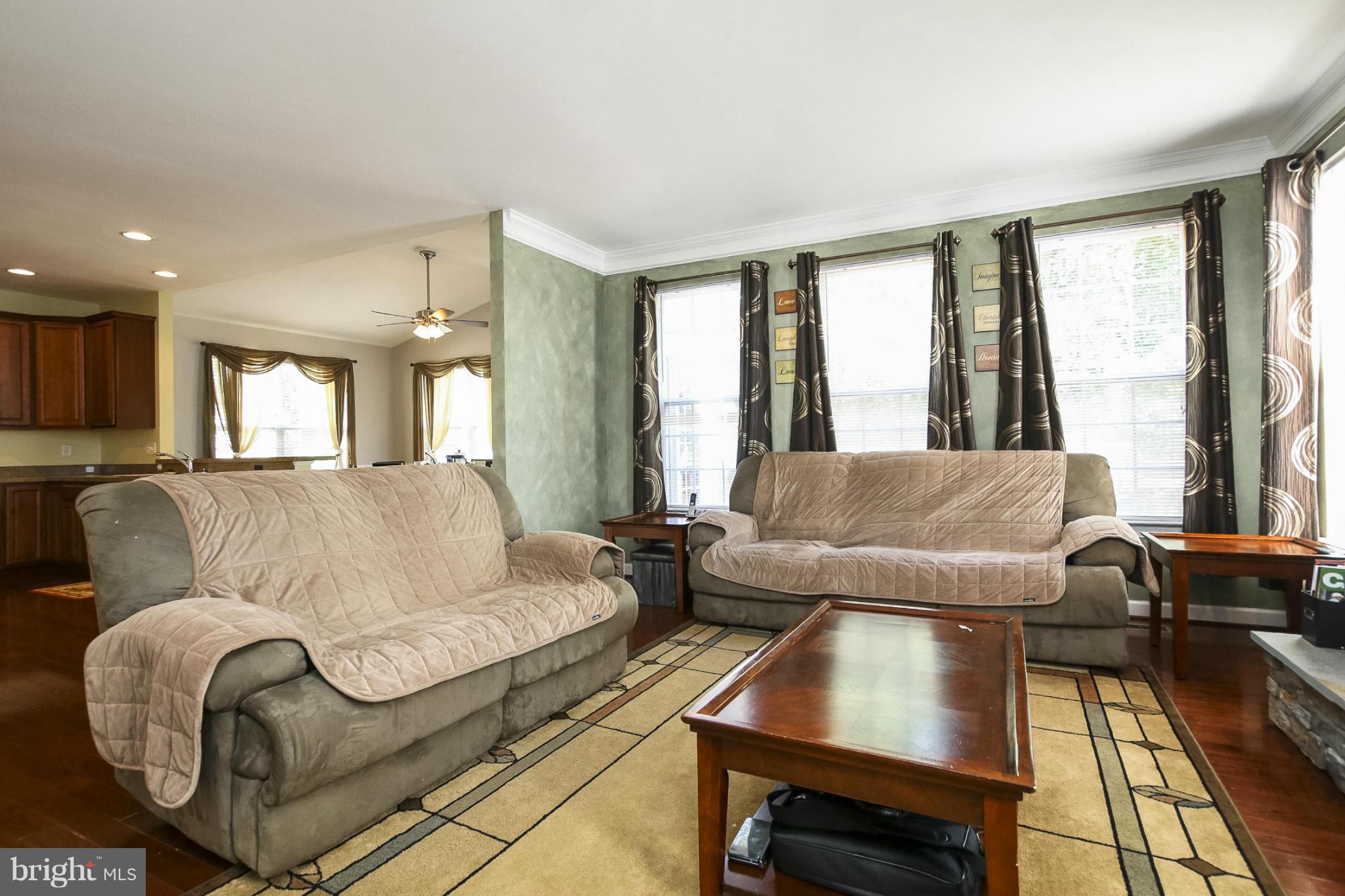9961 Guilford Road Jessup, MD 20794 - Photo 7 of 27 Living Room