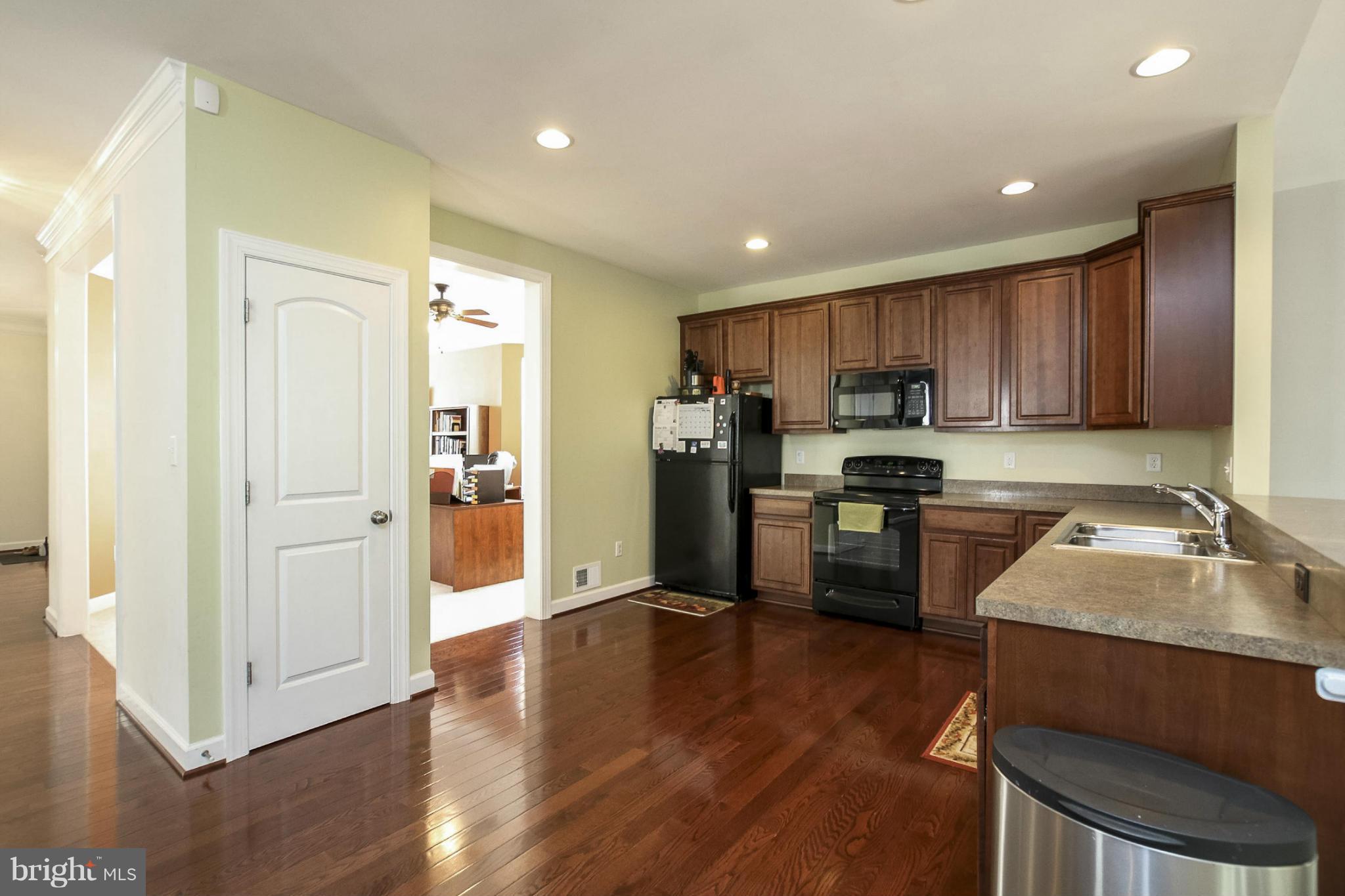 9961 Guilford Road Jessup, MD 20794 - Photo 9 of 27 Kitchen