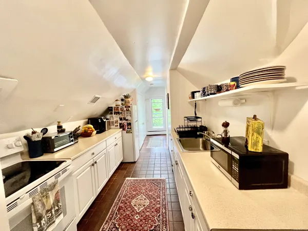 $2,895 | 604 Orange Street, Unit 3, New Haven, CT 06511